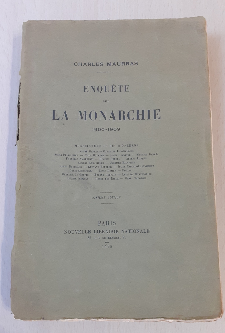 Enquête sur la monarchie